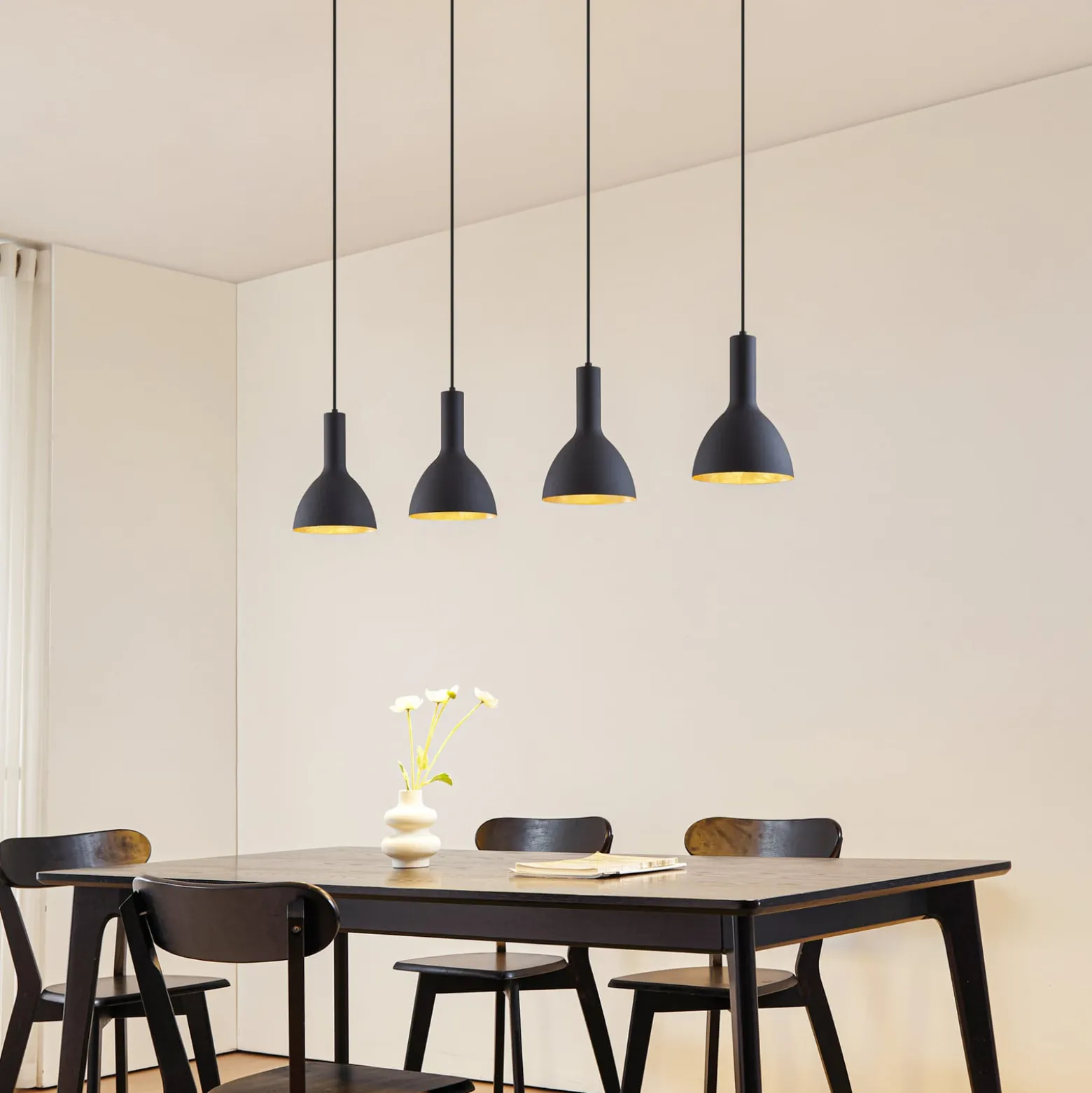 Arcchio Hängelampe Cosmina, 4-flammig, Länge 120 cm, schwarz