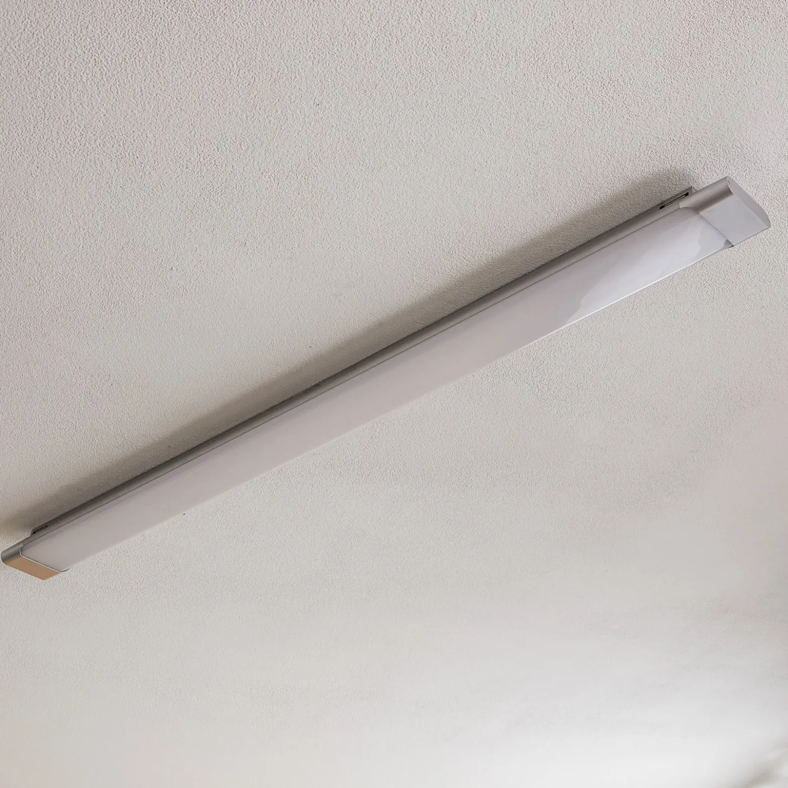Arcchio LED-Deckenleuchte Vinca, 120 cm, 3.450 lm, 4.000 K