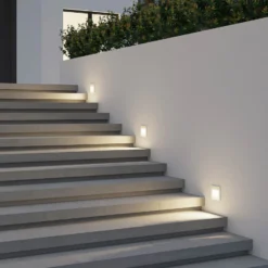 Arcchio LED-Wandeinbaulampe Zamo, Raster, weiß, Metall, IP65