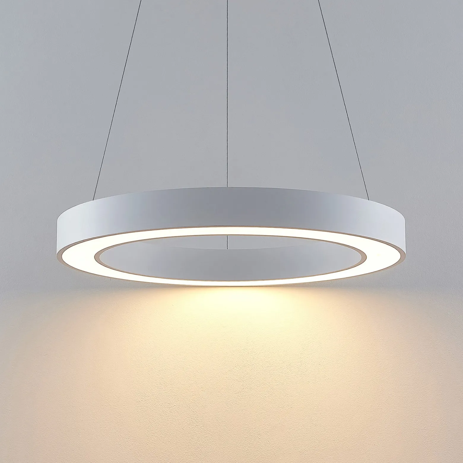 Arcchio Sharelyn LED-Pendelleuchte, Ø 80 cm, weiß, Ring, CCT