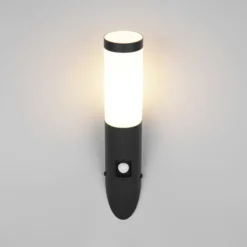 Außenwandlampe Trioto, schwarz matt, 39 cm Edelstahl, Sensor