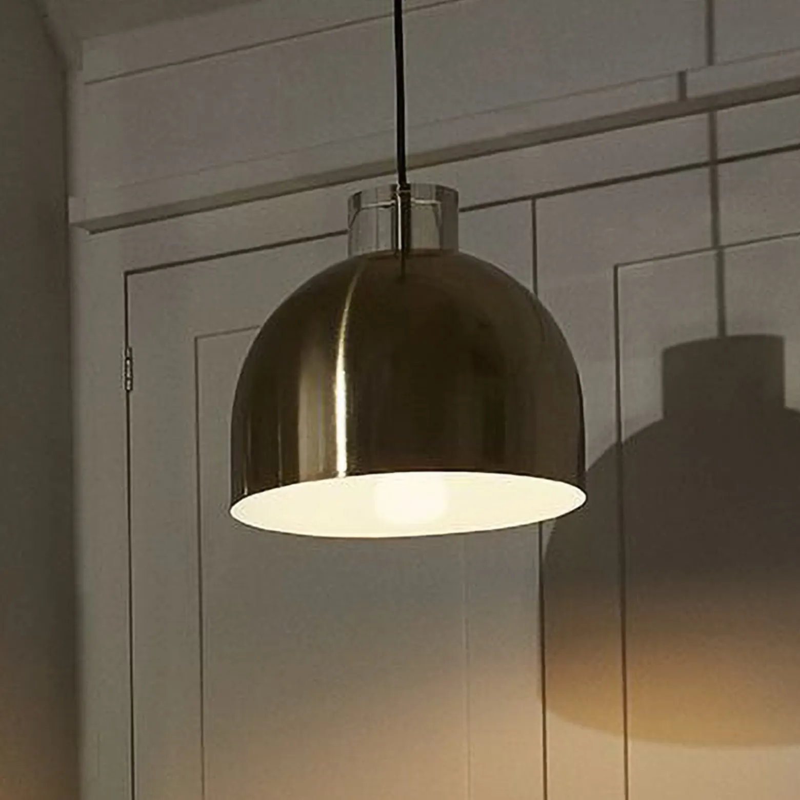 AYTM Hängeleuchte Luceo, rund, gold, Ø 28 cm