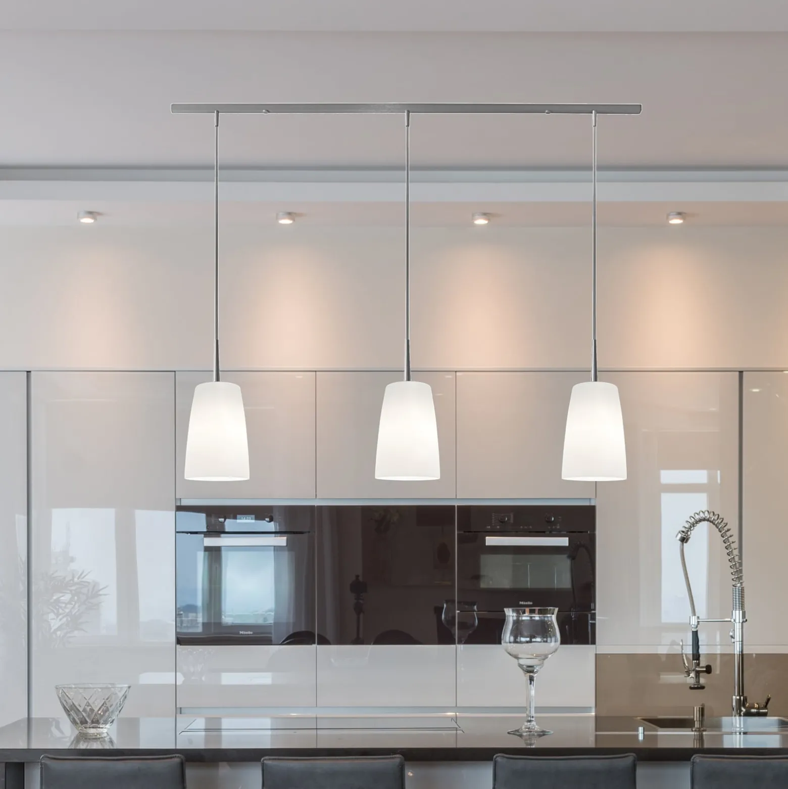 Casablanca Hängelampe Mesa, weiß, Glas, 3-flg., 100 cm, E27