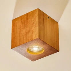 Deckenleuchte Ara als Würfel aus Holz