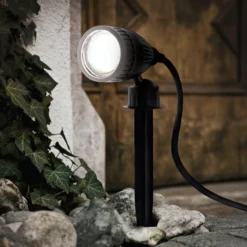 Dezenter LED-Erdspießstrahler Nema