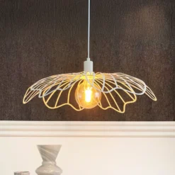 Dyberg Larsen Hängelampe BLUMEN, perlweiß, Ø 60 cm, Metall