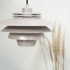 Dyberg Larsen Hängelampe Ejka mini, beige, Ø 30 cm, Metall
