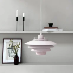 Dyberg Larsen Hängelampe Ejka mini, rosa, Ø 30 cm, Metall