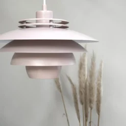 Dyberg Larsen Hängelampe Ejka mini, rosa, Ø 30 cm, Metall