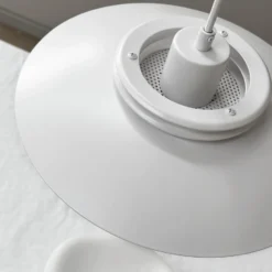 Dyberg Larsen Hängelampe Ejka mini, weiß, Ø 30 cm, Metall