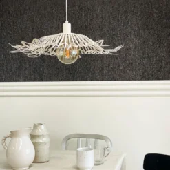 Dyberg Larsen Hängelampe Flora, perlweiß, Ø 60 cm, Metall
