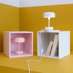 Dyberg Larsen LED-Akku-Tischleuchte Haipot, rosa, dimmbar
