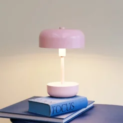 Dyberg Larsen LED-Akku-Tischleuchte Haipot, rosa, dimmbar