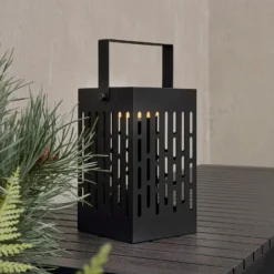 Dyberg Larsen LED-Solar-Laterne Luma, schwarz, 20 cm, IP44