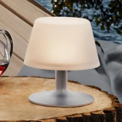 EVA Solo SunLight LED-Solar-Tischleuchte gefrostet