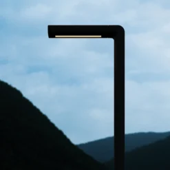 FLOS Walkstick Pipe 2 Wegeleuchte, 2.700K, schwarz