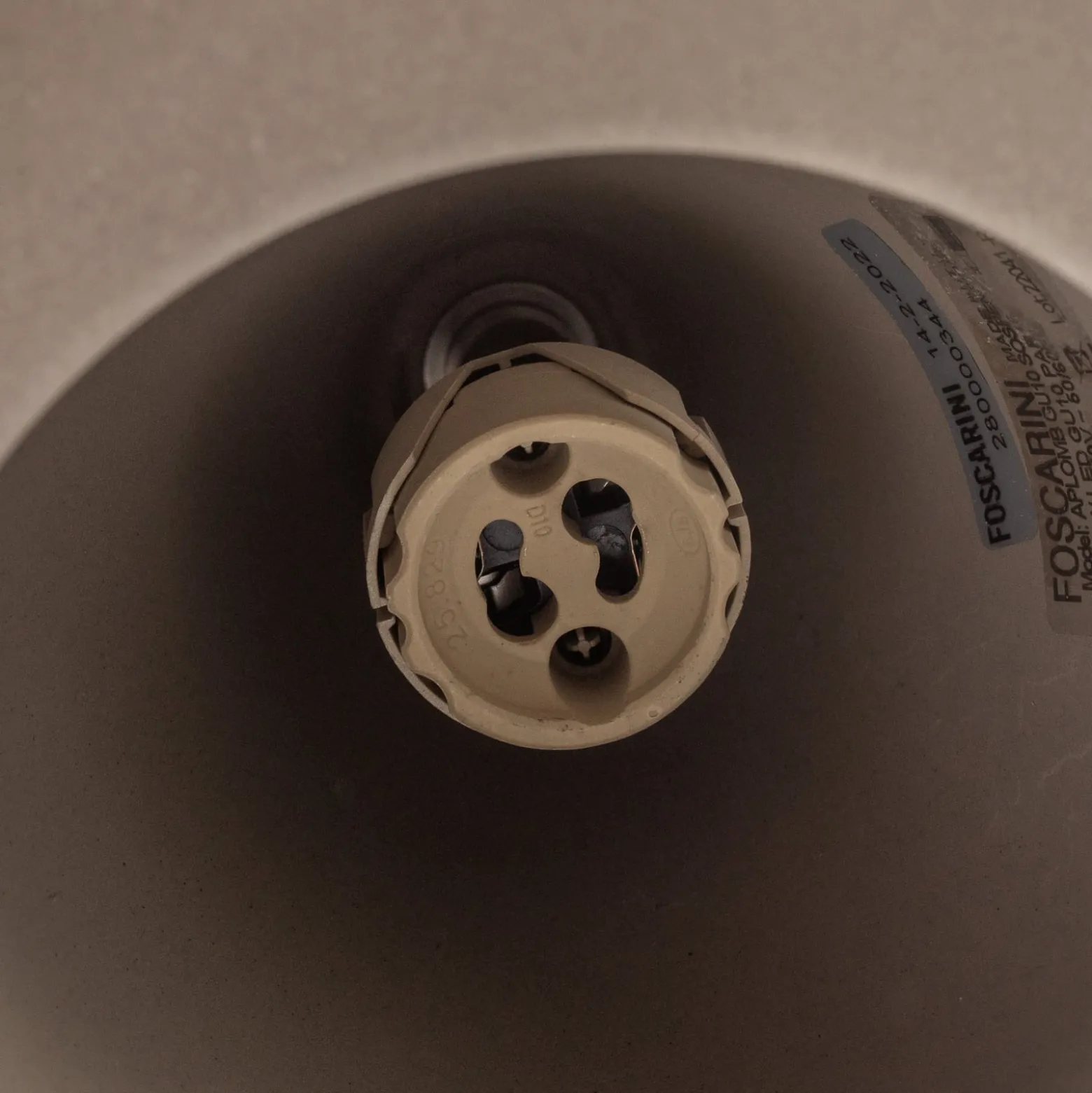 Foscarini Aplomb Hängeleuchte aus Beton, grau