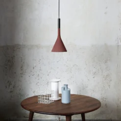 Foscarini Aplomb Hängeleuchte GU10 aus Beton rot