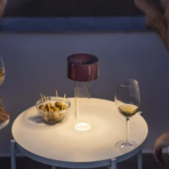 Foscarini LED-Akku-Tischleuchte Fleur, burgunderrot