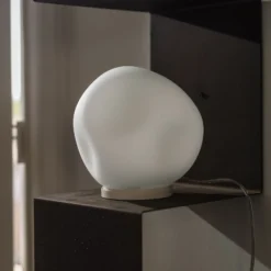 Foscarini Tischleuchte Hoba Midi, Ø 19 cm, ein/aus, Glas