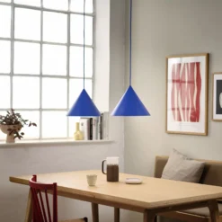 FRANDSEN Benjamin Pendelleuchte Ø 30 cm blau matt