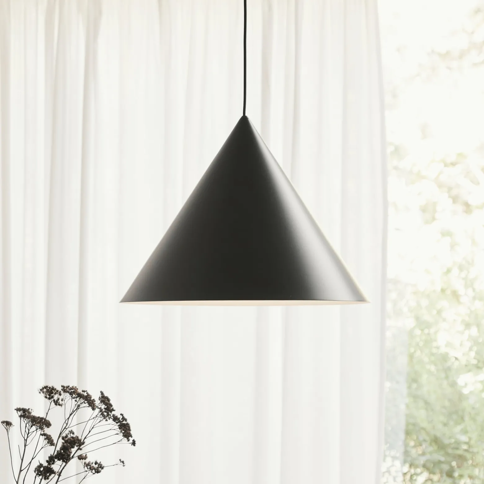 FRANDSEN Benjamin Pendelleuchte, Ø 46 cm, schwarz