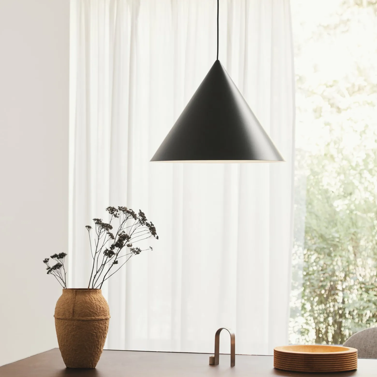FRANDSEN Benjamin Pendelleuchte, Ø 46 cm, schwarz