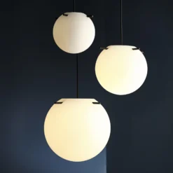 FRANDSEN Hängeleuchte Koi, Glas, weiß/schwarz, Ø 32 cm
