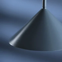 FRANDSEN LED-Akku-Stehlampe Grasp, petrol, 72 cm, Metall