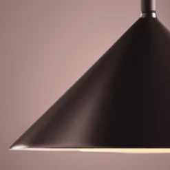 FRANDSEN LED-Akku-Tischlampe Grasp, rot, Höhe 47 cm, Metall