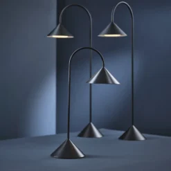 FRANDSEN LED-Akku-Tischlampe Grasp, schwarz, 47 cm, Metall
