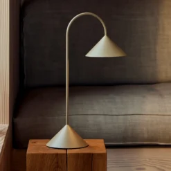 FRANDSEN LED-Akku-Tischleuchte Grasp, sandgrau, Höhe 47 cm
