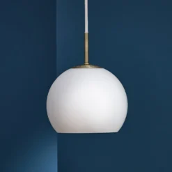 FRANDSEN Pendellampe Ball, opal weiß, Ø 18 cm, Glas