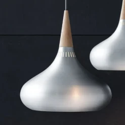 FRITZ HANSEN Orient P2 Pendel alu/eiche Ø 34 cm