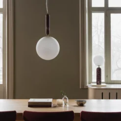 Globen Lighting Pendellampe Torrano, rot, Ø 30 cm, Marmor