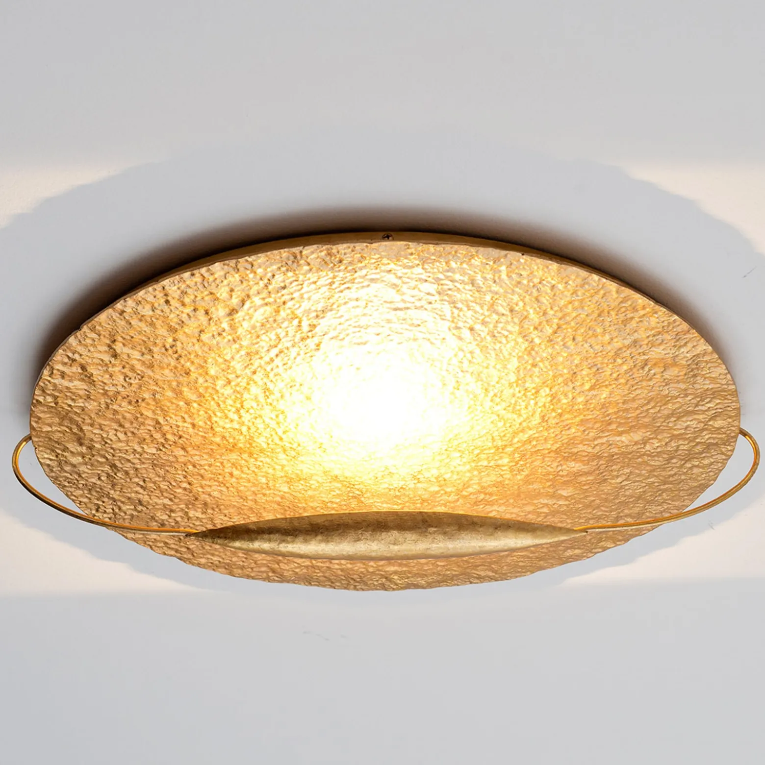 Goldfarbene LED-Deckenlampe Trabant
