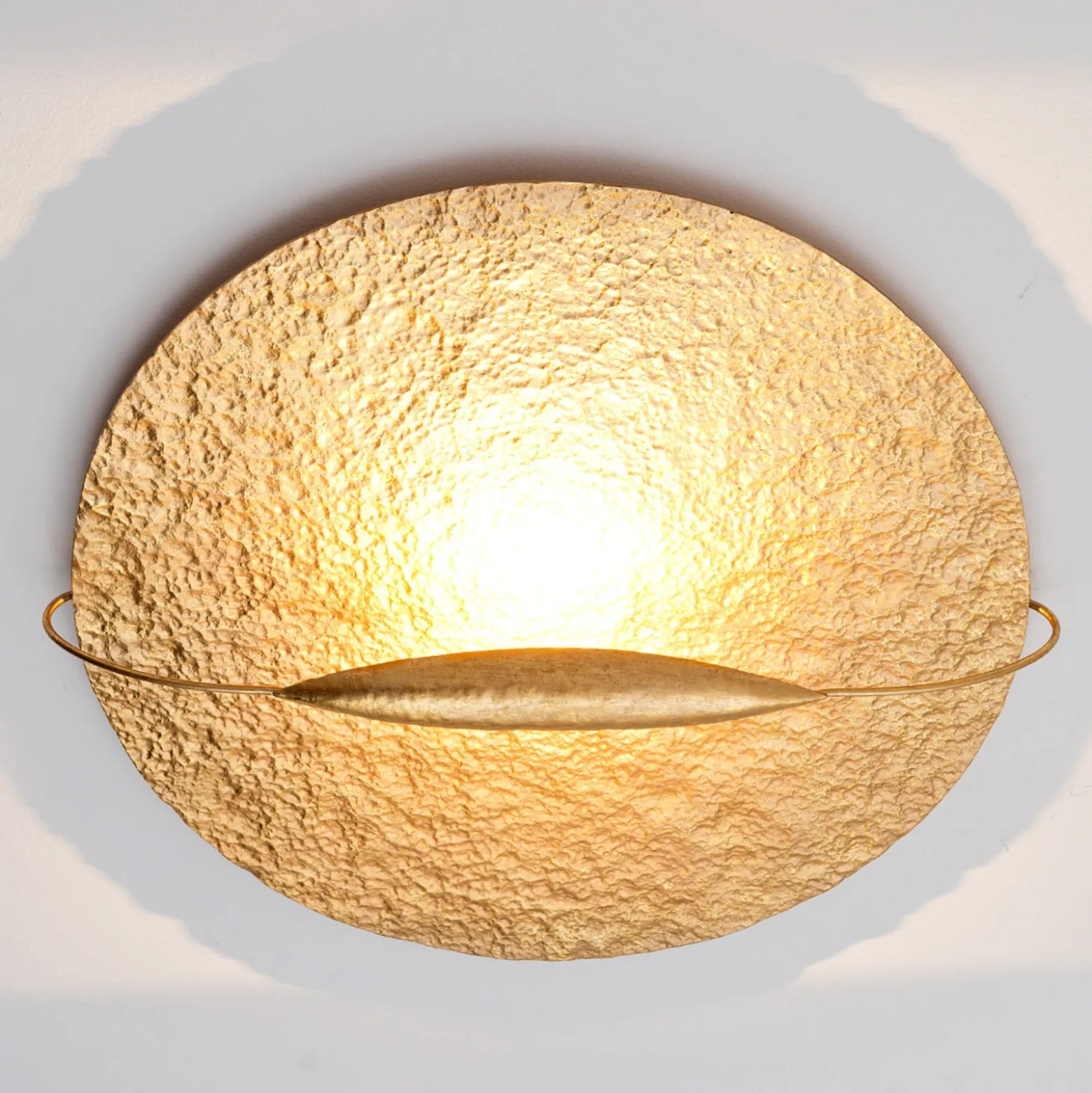 Goldfarbene LED-Deckenlampe Trabant