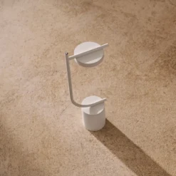 Grupa LED-Akku-Tischlampe Igram, weiß, 40 cm, IP44