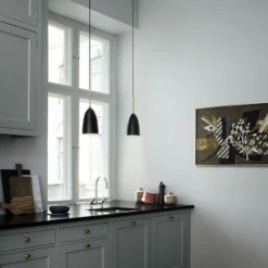 GUBI Gräshoppa Pendelleuchte, schwarz