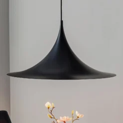 GUBI Hängeleuchte Semi, Ø 60 cm, schwarz