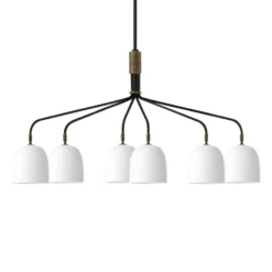 GUBI Kronleuchter Howard 6-flammig 134x73 cm gunmetal/weiß
