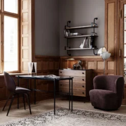 GUBI 5321 Tischleuchte mit Rattan-Stab, messing