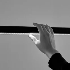 HAY Hängeleuchte Factor Linear directional, schwarz, drehbar