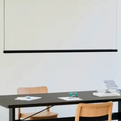 HAY Hängeleuchte Factor Linear directional, schwarz, drehbar
