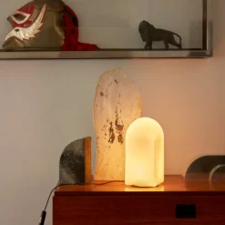 HAY Parade LED-Tischleuchte muschelweiß Höhe 24 cm