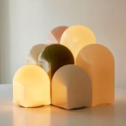 HAY Parade LED-Tischleuchte muschelweiß Höhe 32 cm