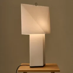 HAY Tischleuchte Aplat, Höhe 66 cm, weiß, Seidenpapier, E27