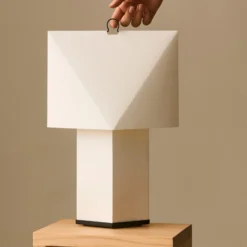 HAY Tischleuchte Aplat, Höhe 66 cm, weiß, Seidenpapier, E27