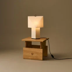 HAY Tischleuchte Aplat, Höhe 44 cm, weiß, Seidenpapier, E14