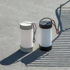 HÜBSCH LED-Akku-Tischleuchte Camp schwarz, Glas, Eisen, IP44